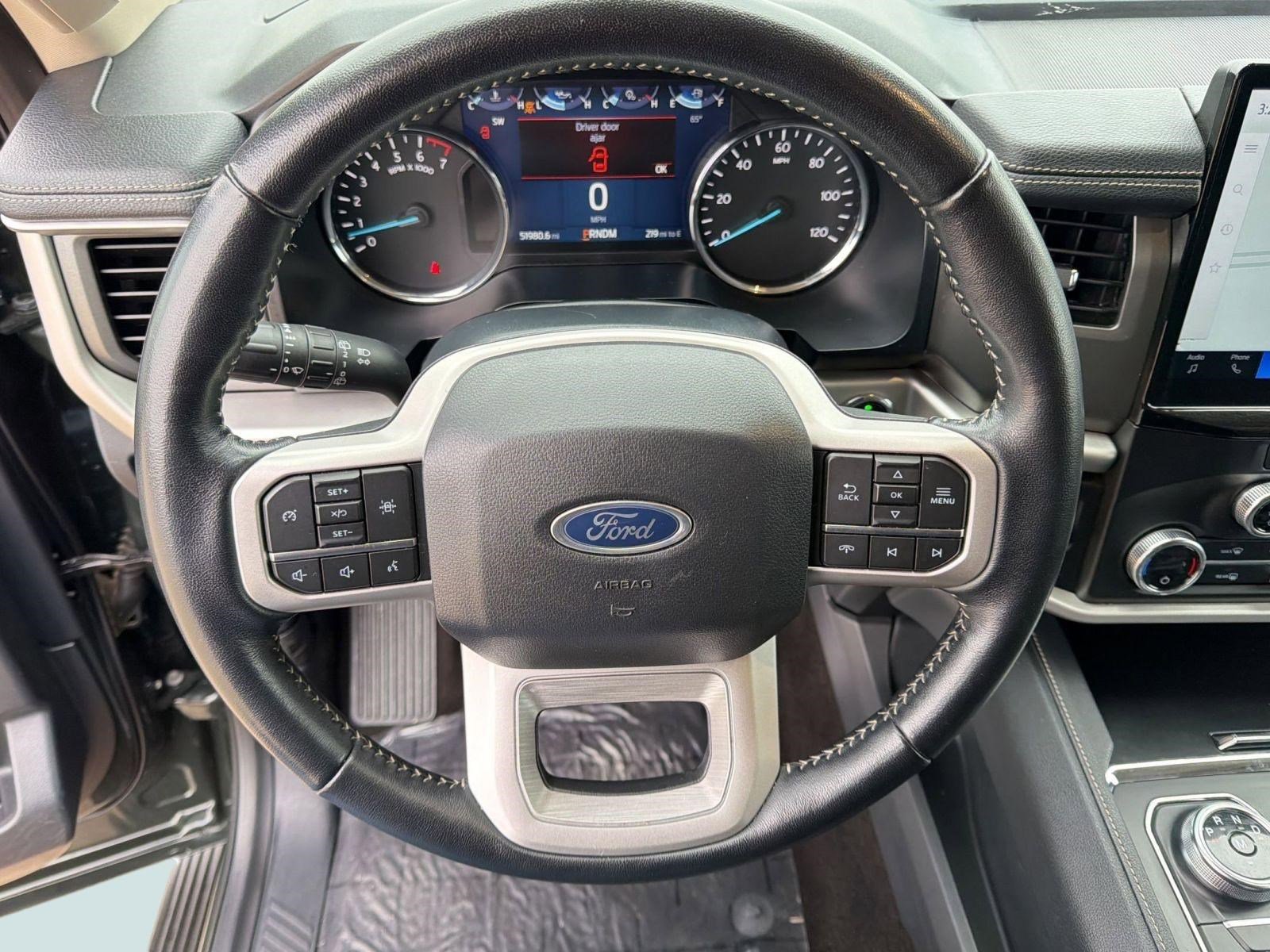 Used 2022 Ford Expedition XLT image 15