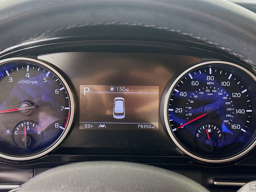 Used 2022 Kia Carnival EX image 12