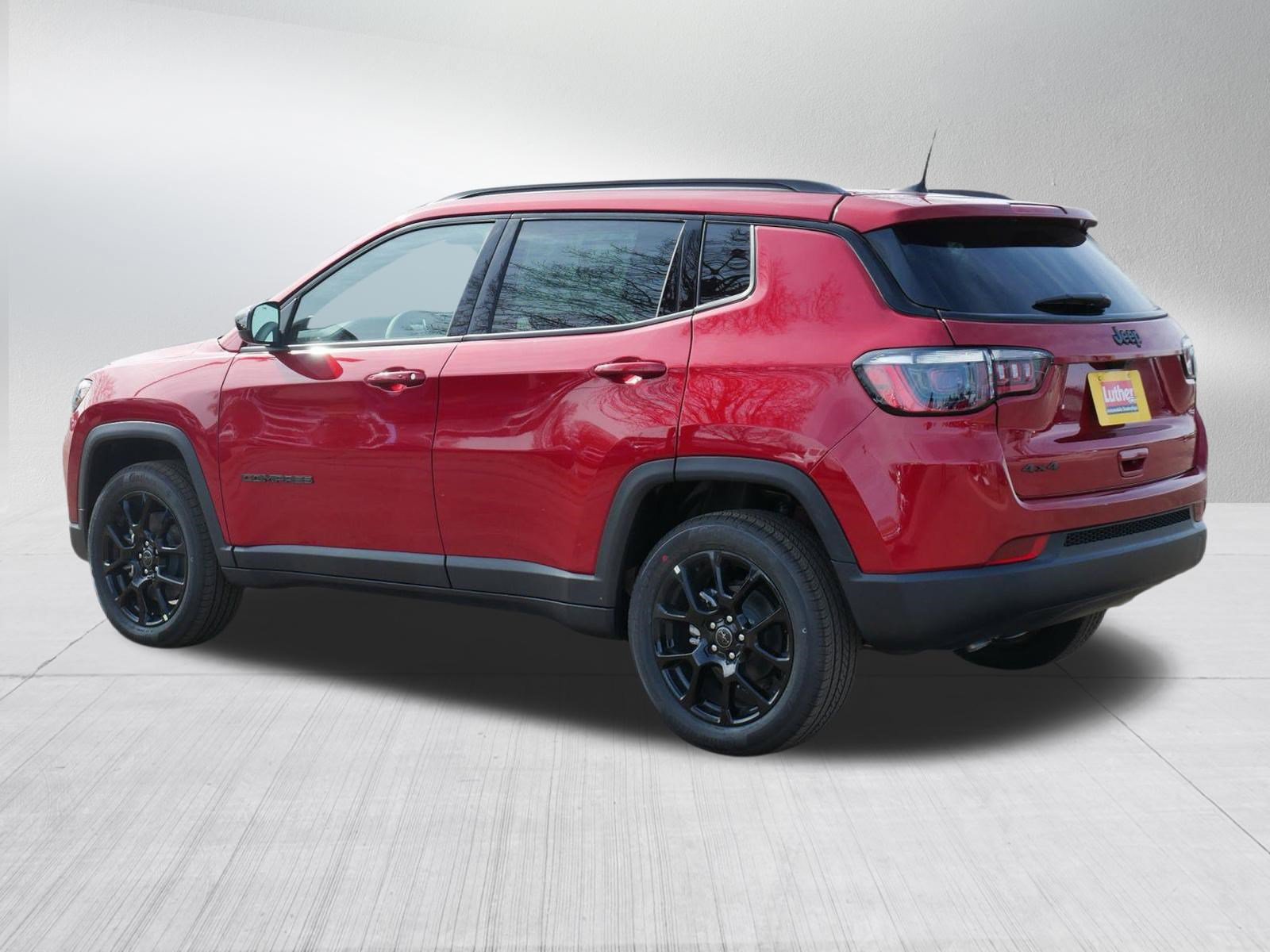 New 2026 Jeep Compass Latitude w/ Sun and Sound Group AWD/4WD image 5
