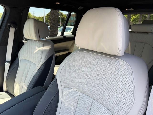 New 2026 BMW ALPINA XB7 AWD/4WD image 19