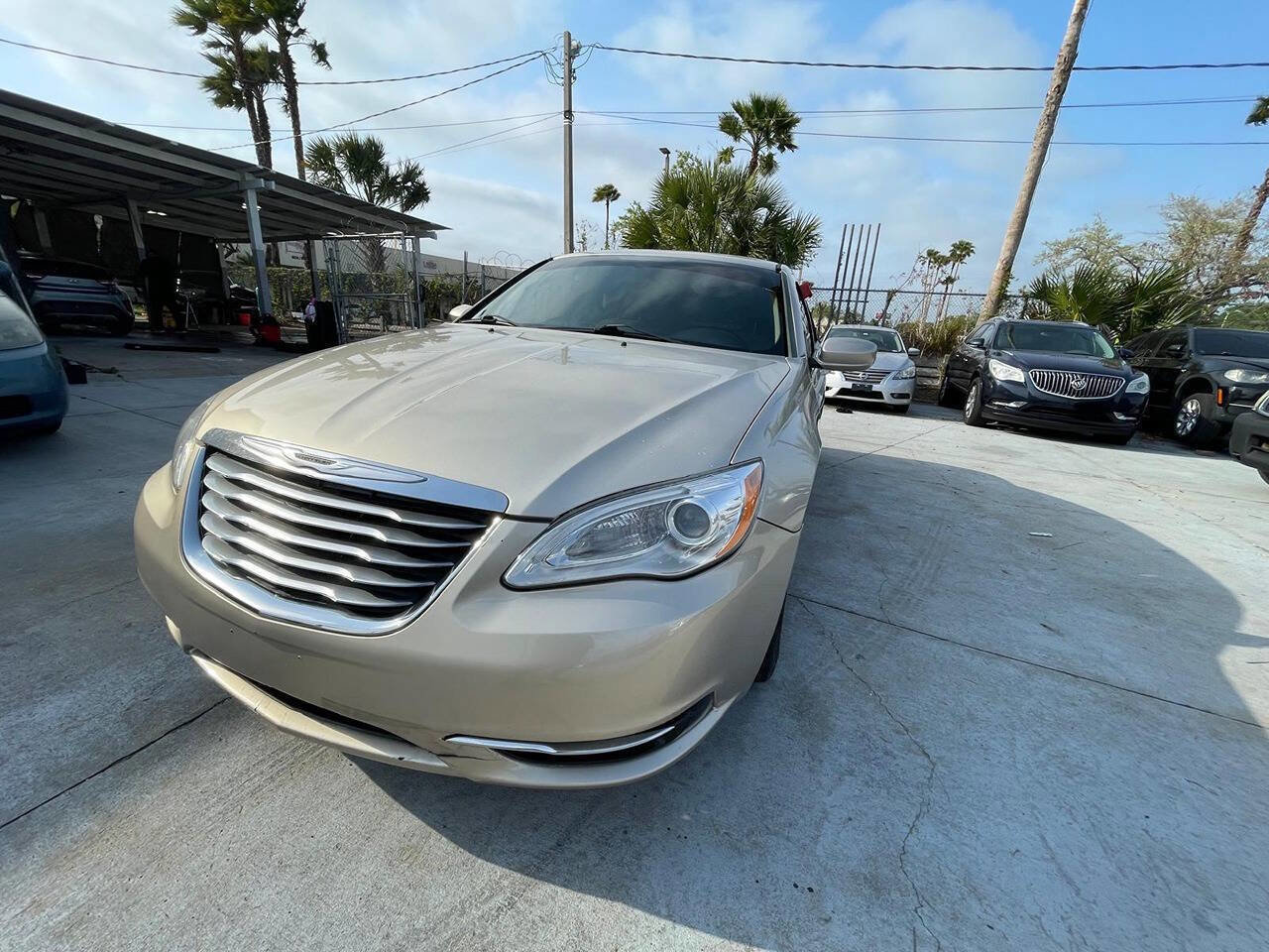 Used 2013 Chrysler 200 Touring image 2