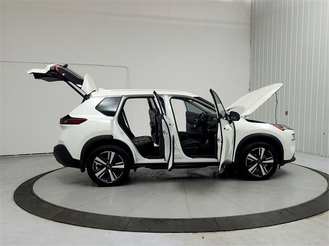 Used 2023 Nissan Rogue SL w/ SL Premium Package image 16