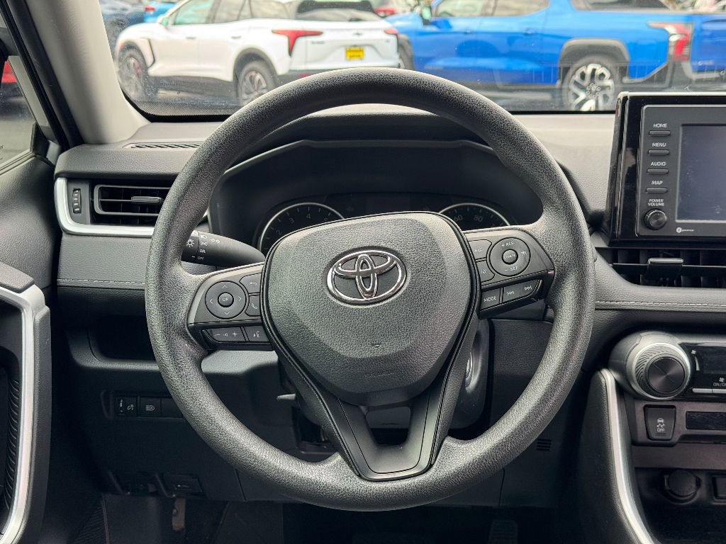 Used 2022 Toyota RAV4 LE image 3