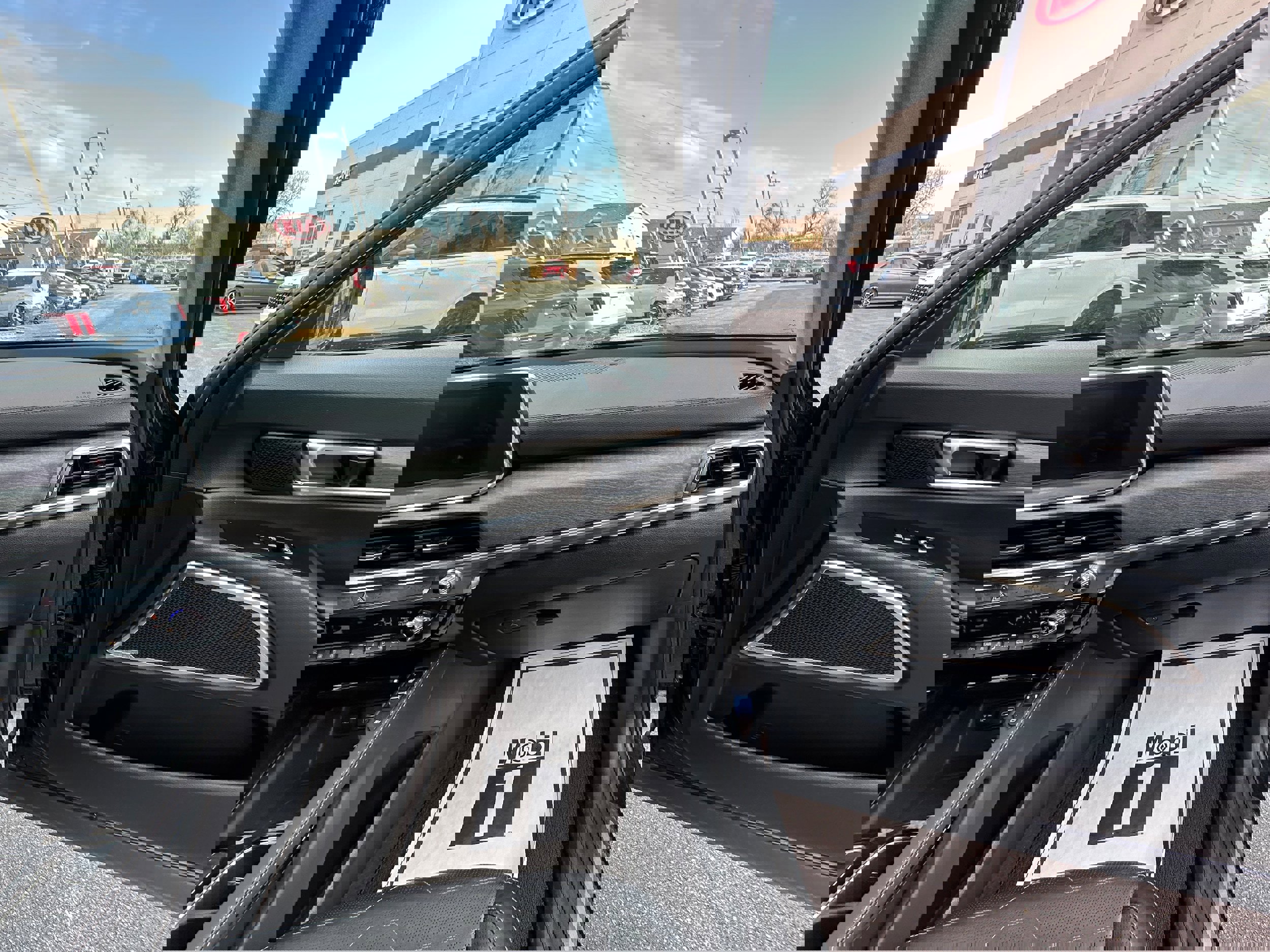 Used 2022 Kia Telluride SX w/ SX Prestige Package image 35