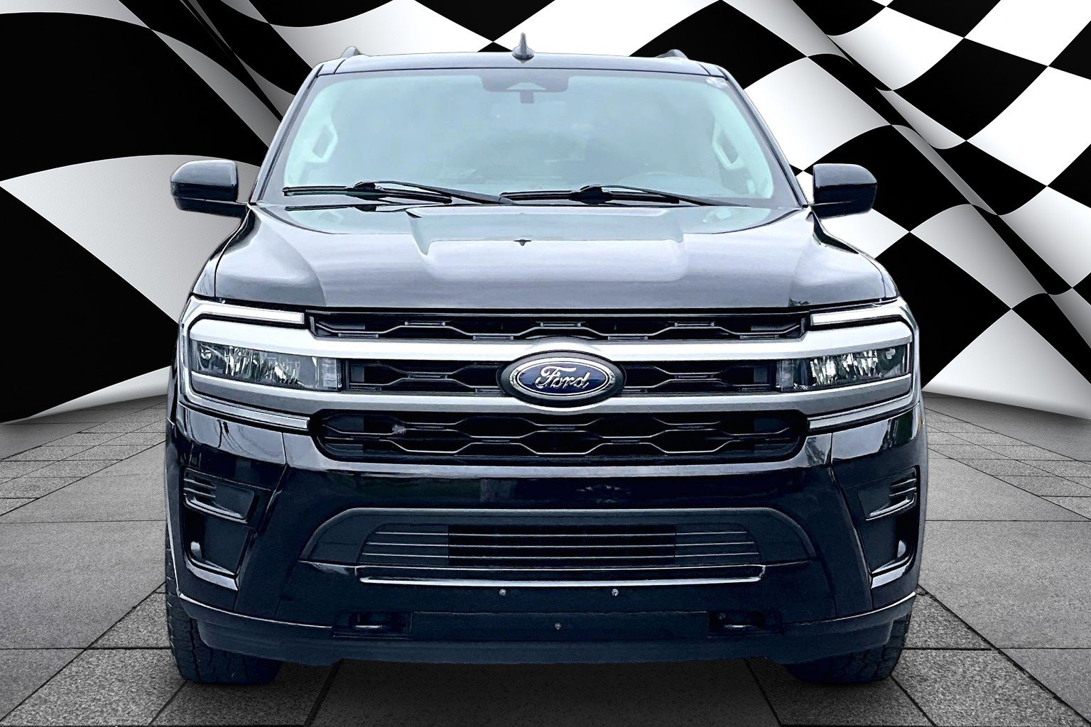 Used 2023 Ford Expedition XLT AWD/4WD image 3