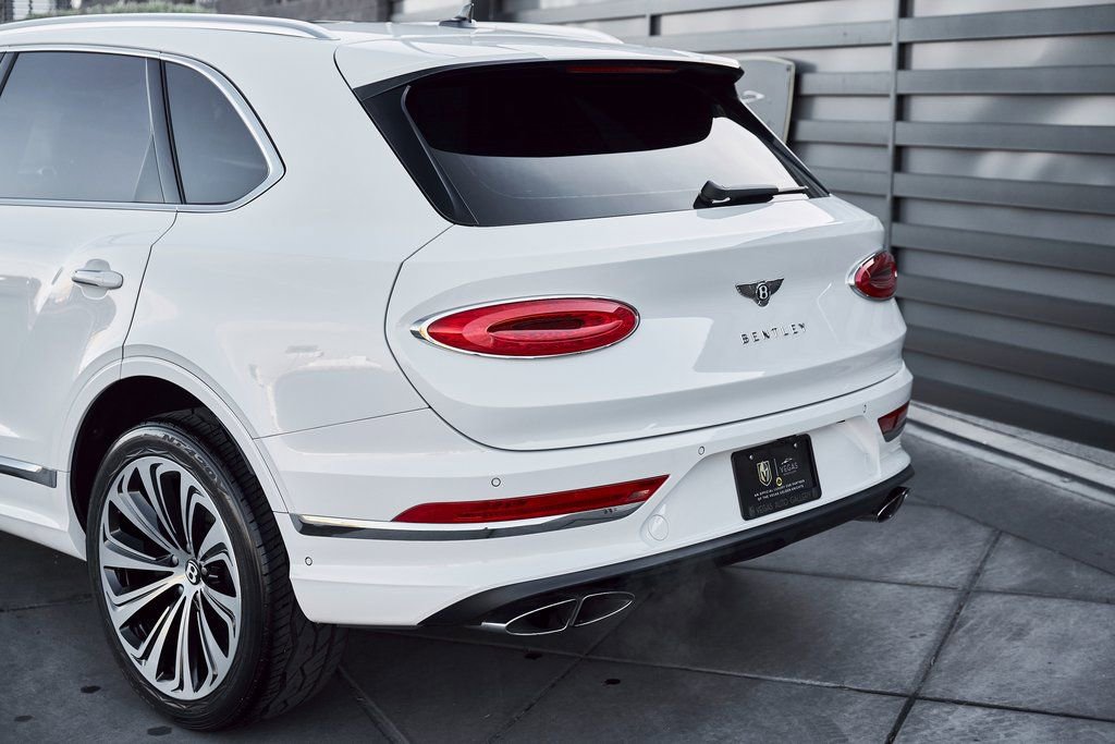 Used 2022 Bentley Bentayga image 9