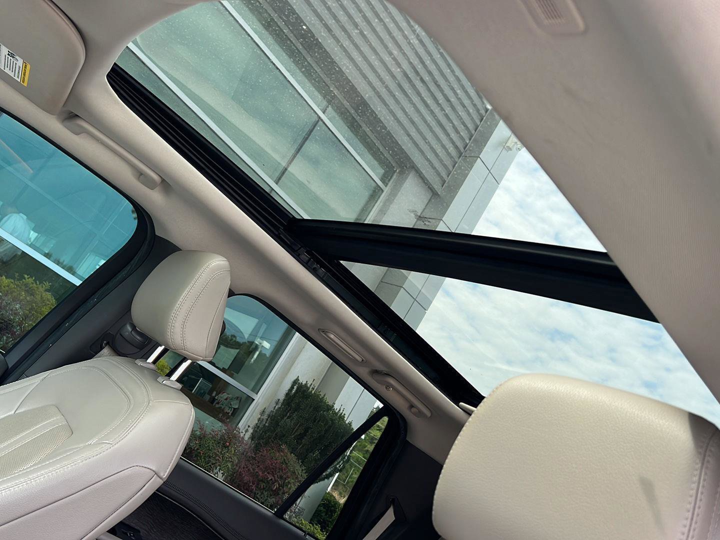 Used 2021 Ford Expedition Limited image 36