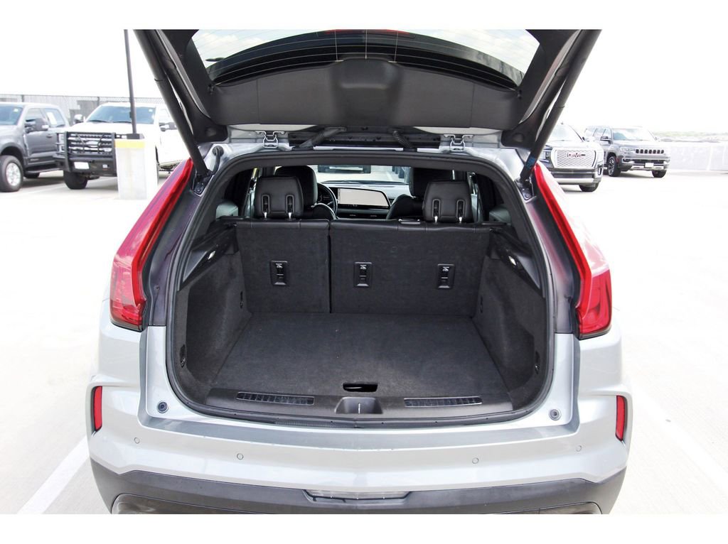 Used 2024 Cadillac XT4 Premium Luxury FWD image 30
