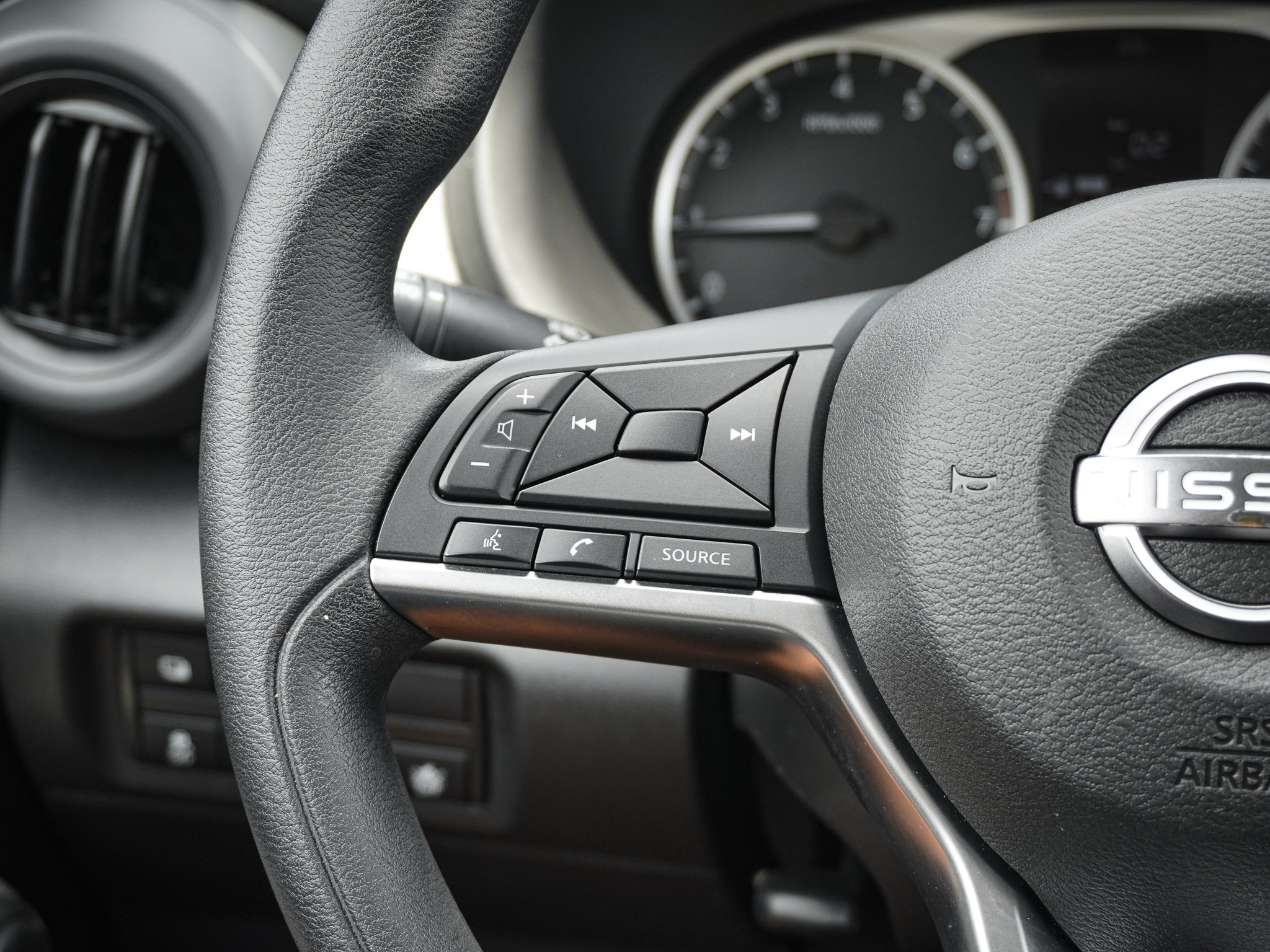 Used 2022 Nissan Kicks S FWD image 19