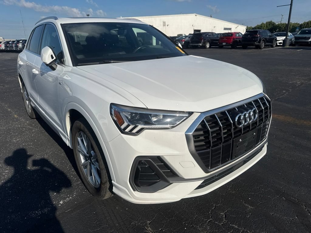 Used 2023 Audi Q3 2.0T Premium AWD/4WD image 2