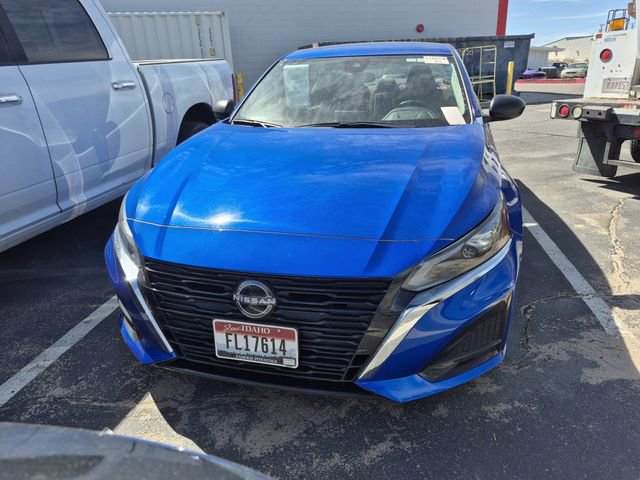 Used 2025 Nissan Altima 2.5 SV image 2