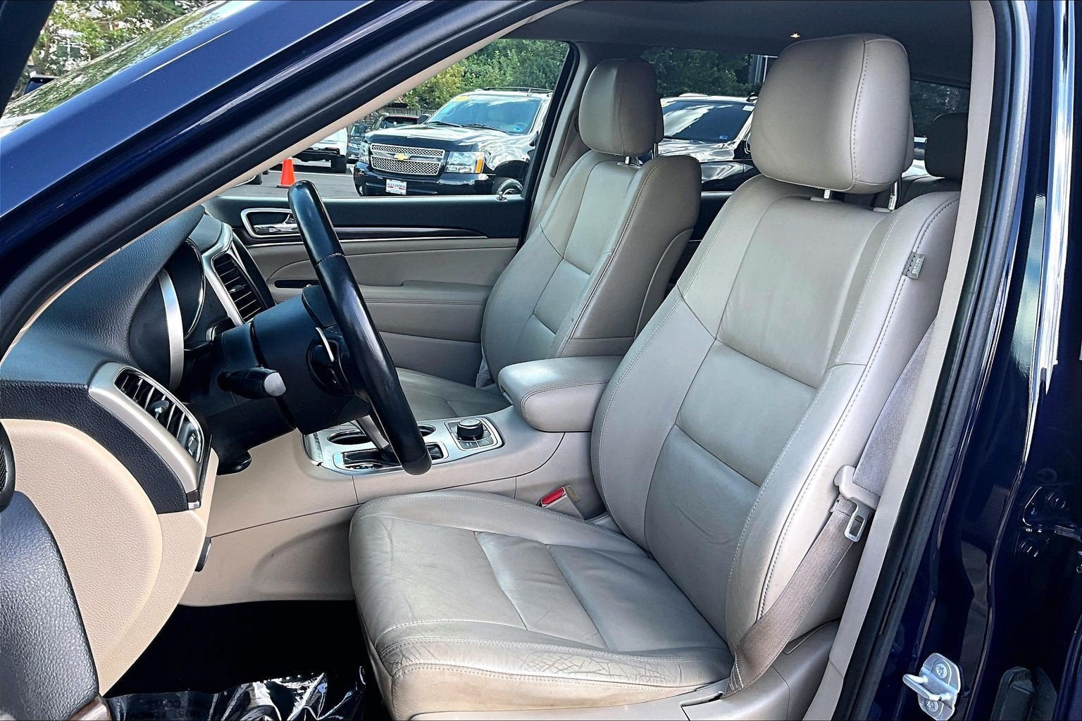 Used 2017 Jeep Grand Cherokee Limited AWD/4WD image 24