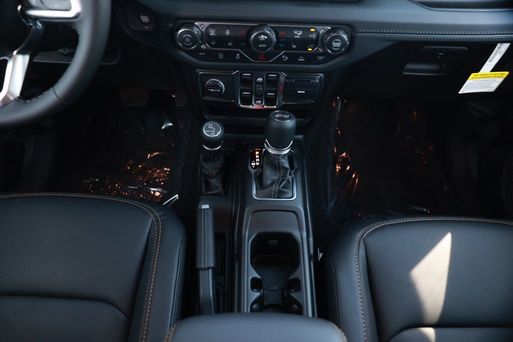 New 2026 Jeep Wrangler Unlimited Sahara AWD/4WD image 27