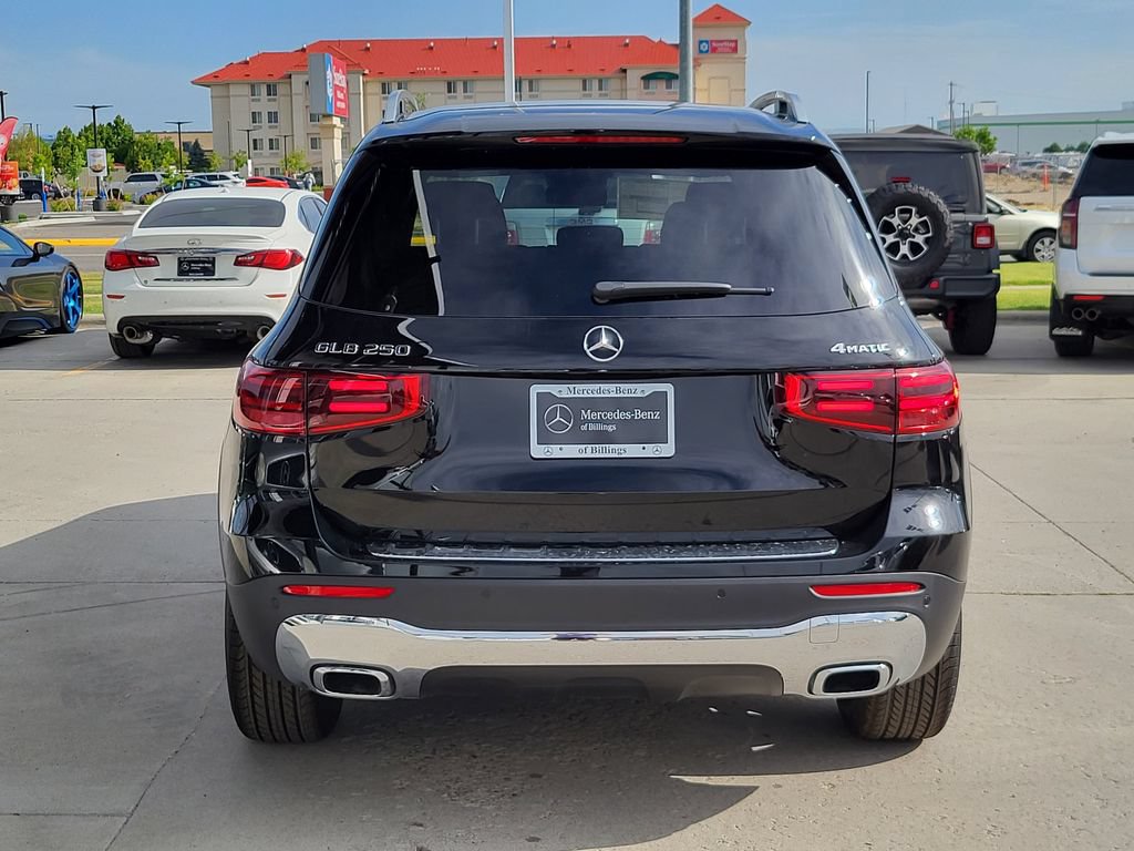 Used 2025 Mercedes-Benz GLB 250 4MATIC image 41