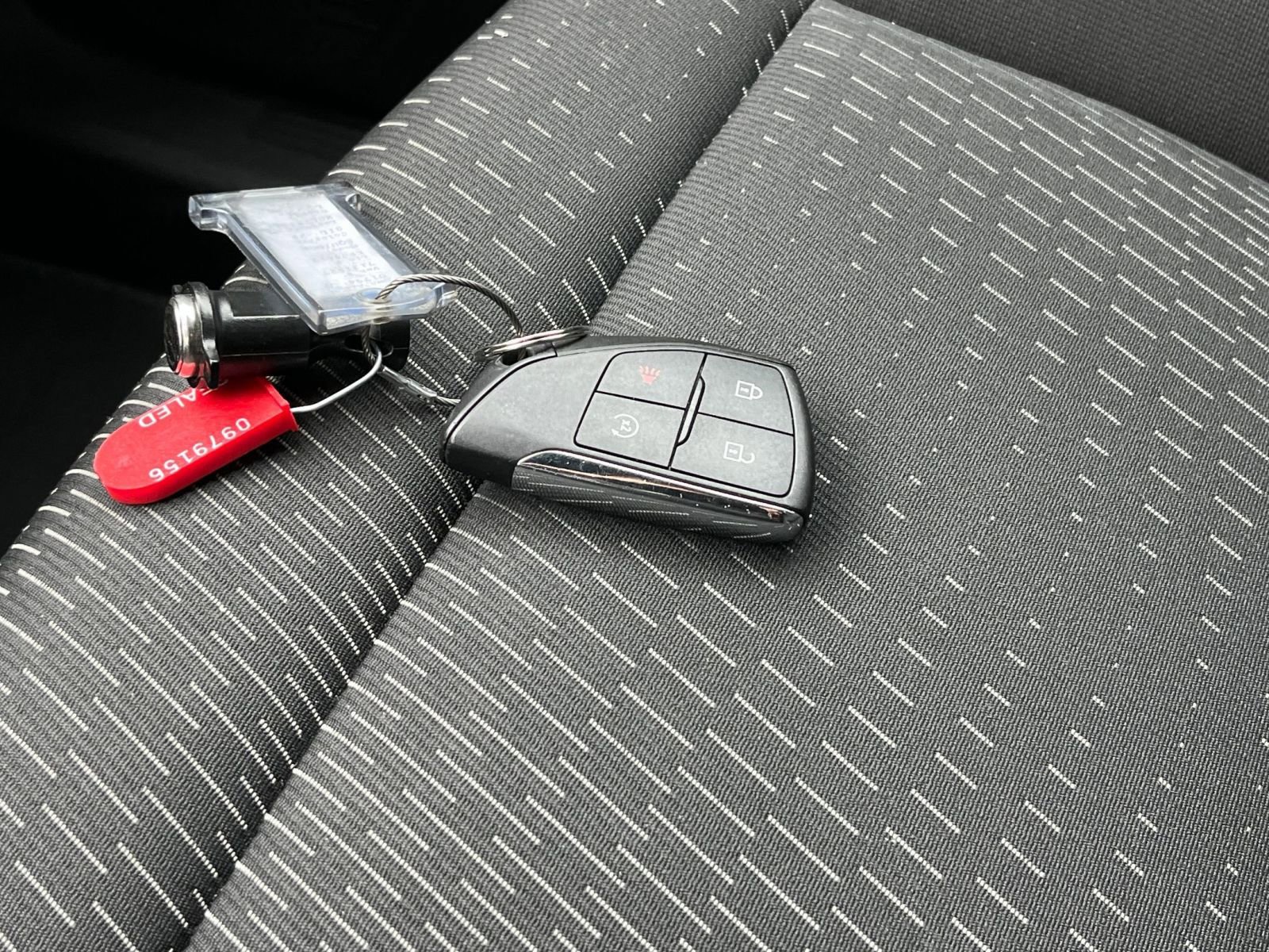 Used 2025 Chevrolet Equinox LT image 23