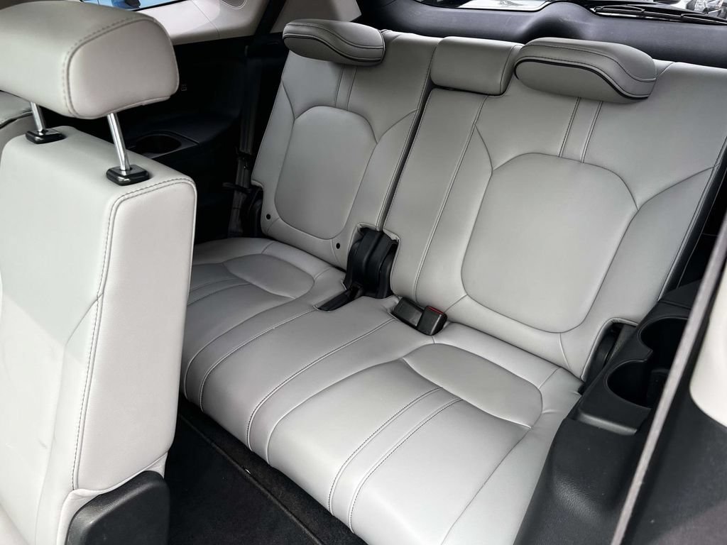 Used 2023 Honda Pilot Elite image 11