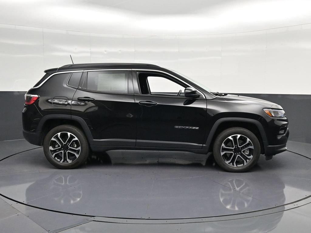 Used 2023 Jeep Compass Limited AWD/4WD image 4