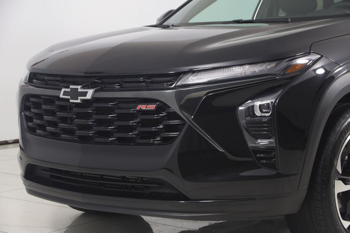 Used 2024 Chevrolet Trax RS FWD image 45