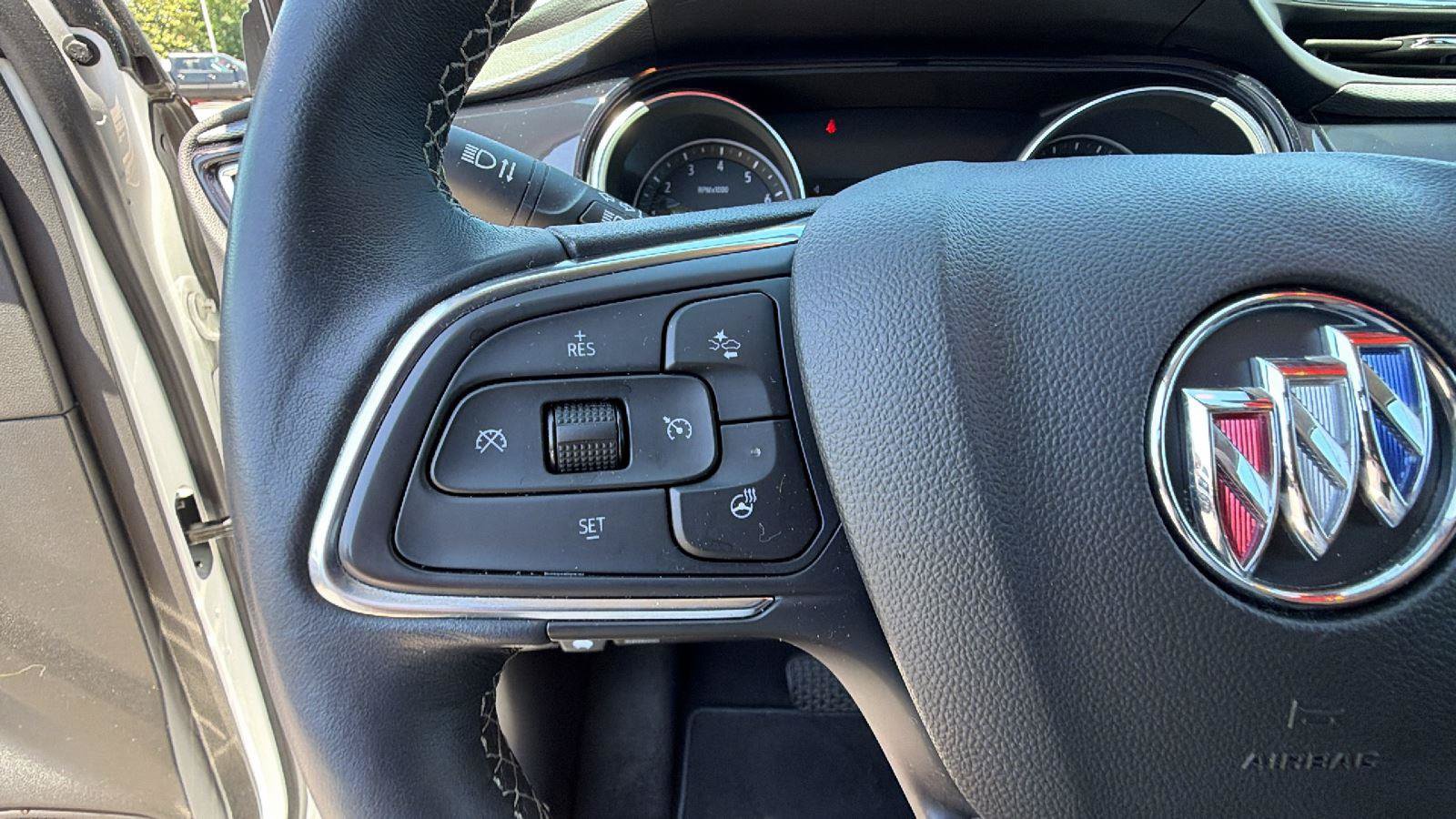 Used 2022 Buick Encore GX Essence FWD image 22