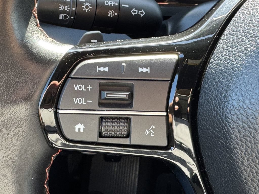 Used 2025 Honda Pilot TrailSport image 26