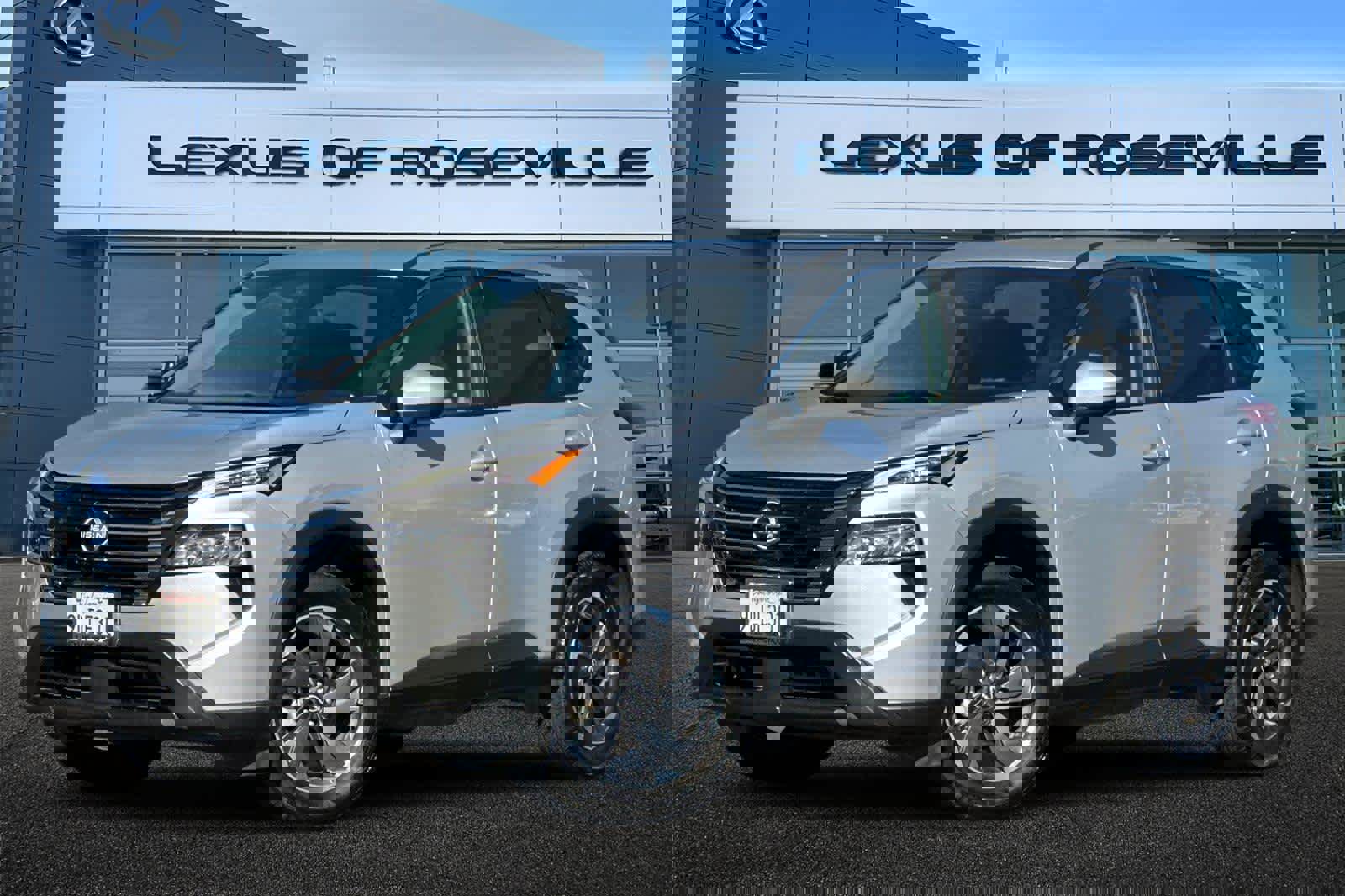 Used 2024 Nissan Rogue SV