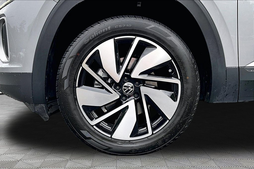Used 2025 Volkswagen Atlas SE FWD image 22
