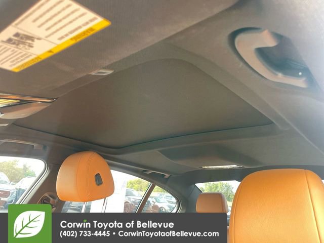 Used 2019 BMW 530e xDrive w/ Convenience Package image 24