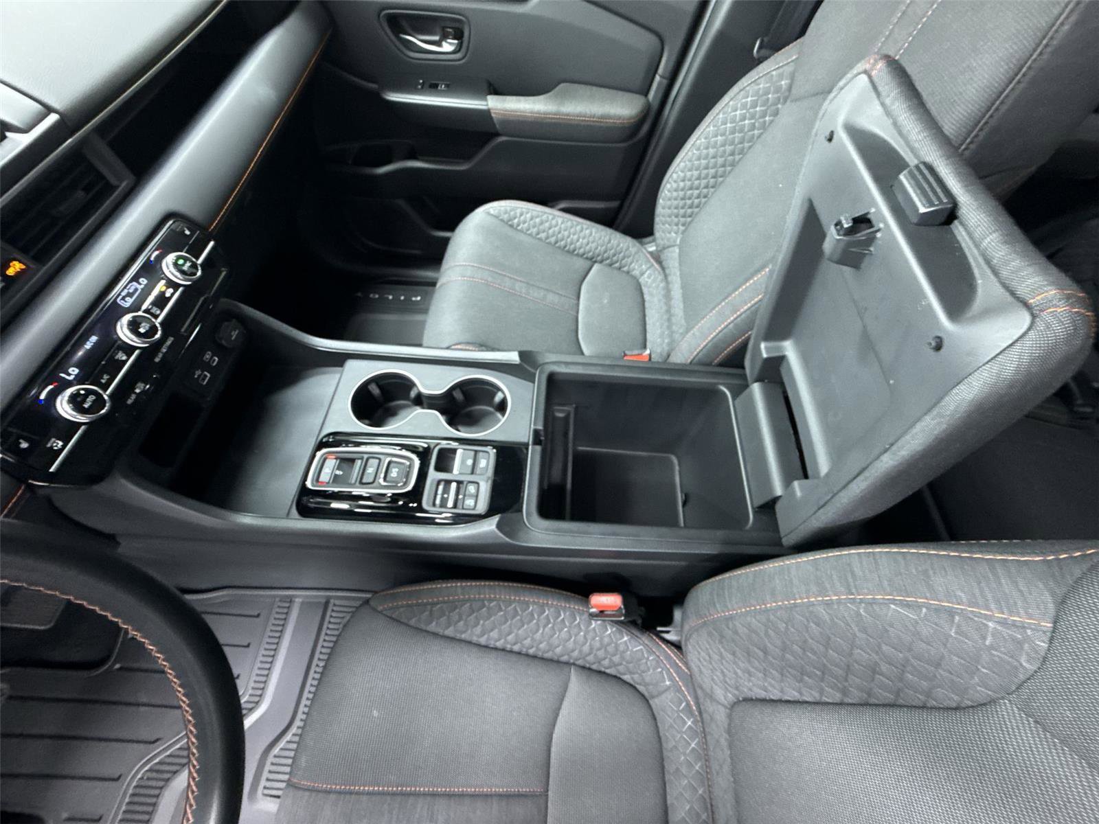 Certified 2025 Honda Pilot Sport image 18