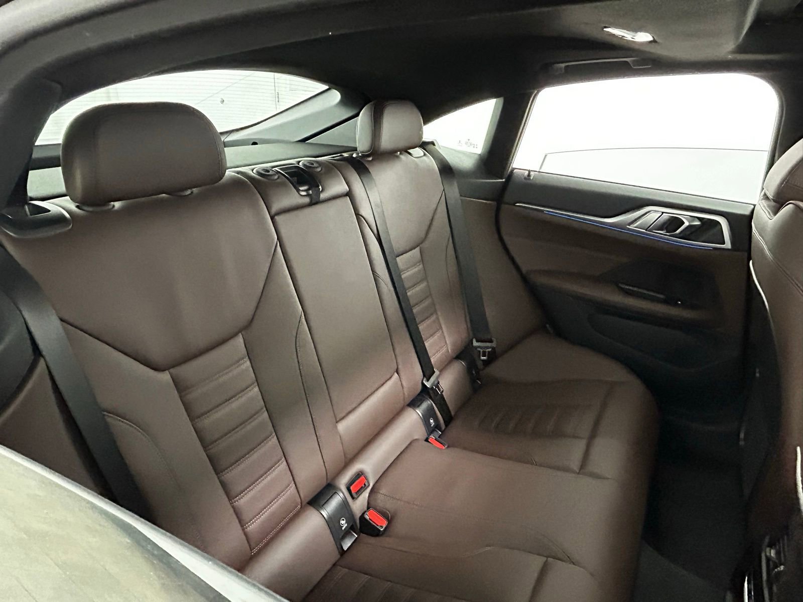 Used 2022 BMW i4 eDrive40 w/ M Sport Package image 40