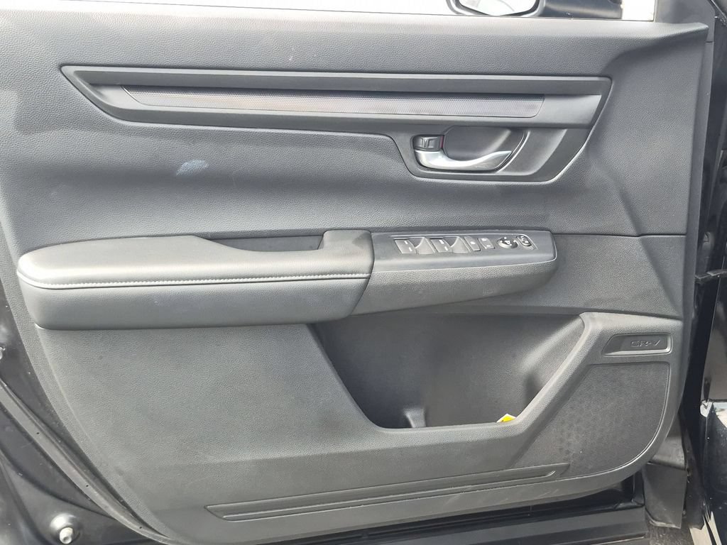 Used 2025 Honda CR-V LX image 11