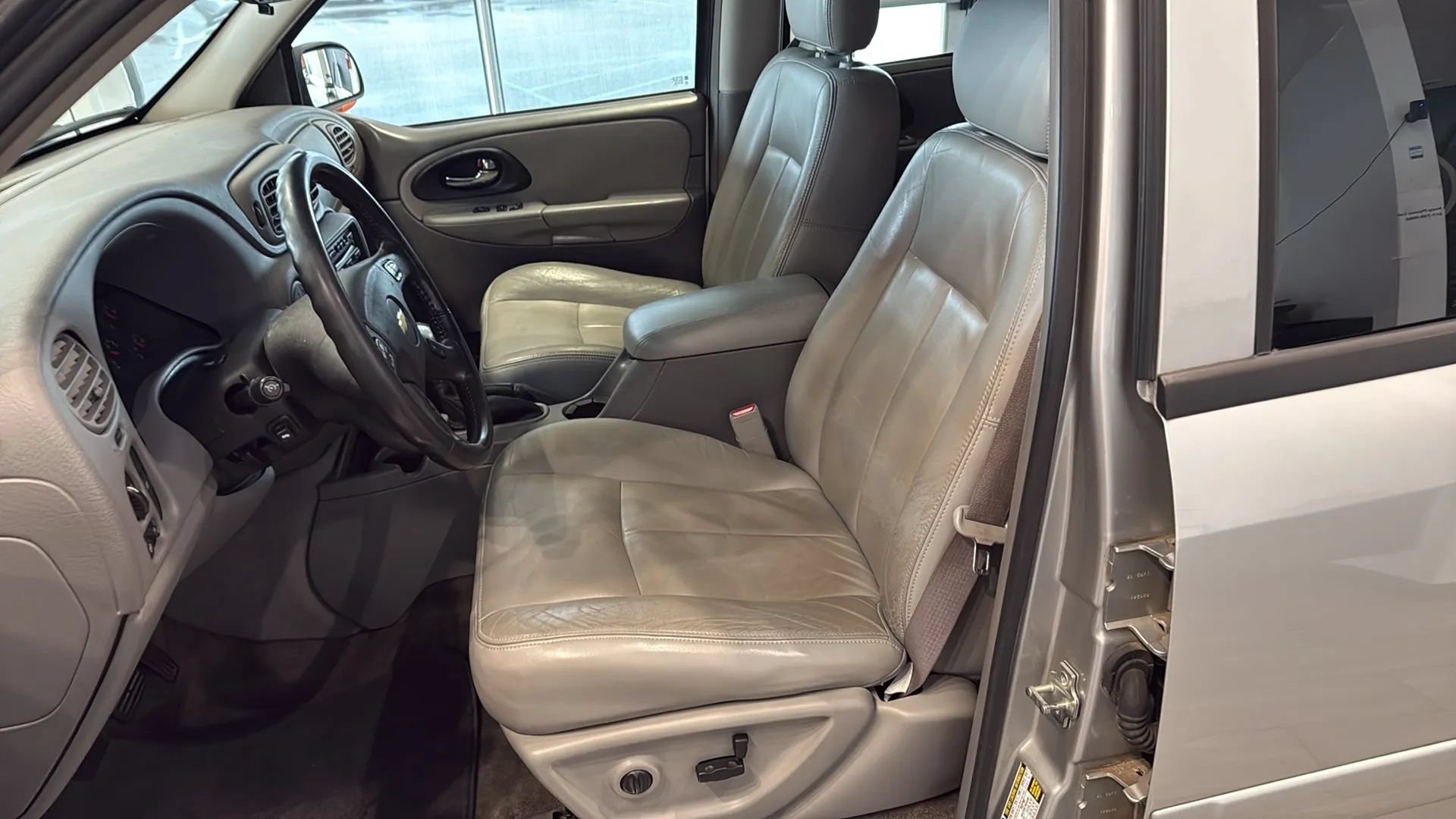 Used 2005 Chevrolet TrailBlazer LT RWD image 16