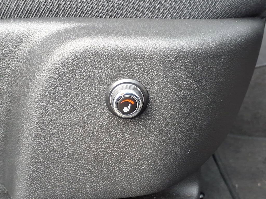 Certified 2025 Buick Envision Preferred image 3