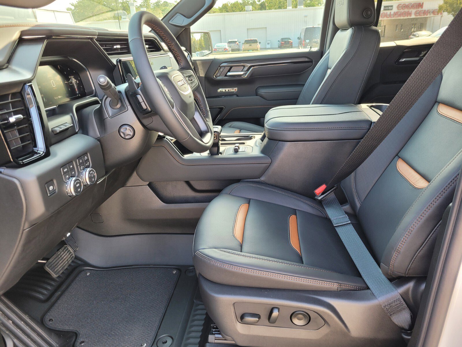 New 2026 GMC Sierra 1500 AT4 w/ AT4 Premium Package image 3