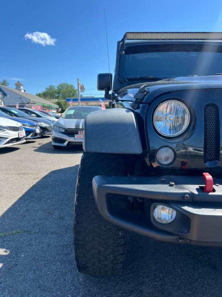 Used 2015 Jeep Wrangler Unlimited Rubicon AWD/4WD image 2
