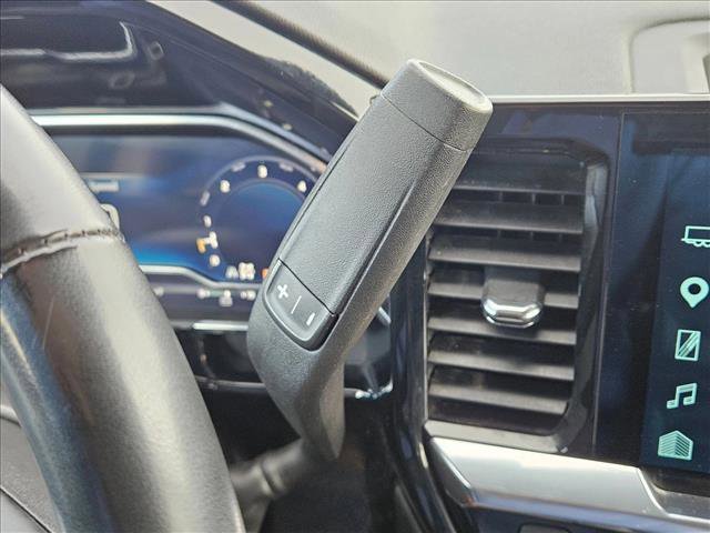 Used 2025 Chevrolet Silverado 1500 LT AWD/4WD image 11