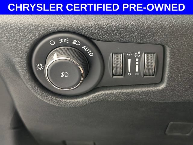 Certified 2026 Chrysler Pacifica Select FWD image 15