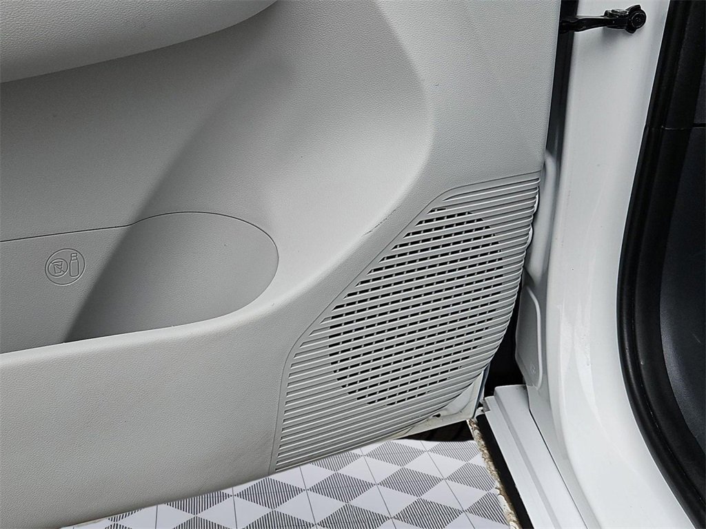 Certified 2024 Hyundai Kona SEL image 12