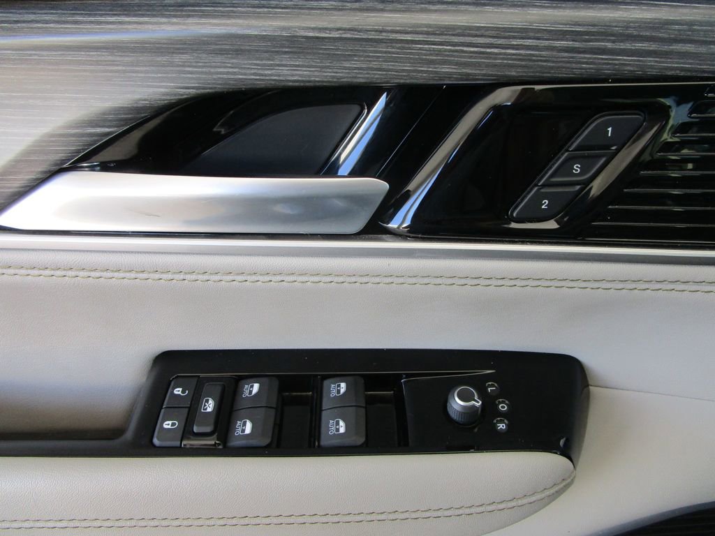 Used 2024 Jeep Wagoneer Series II AWD/4WD image 28