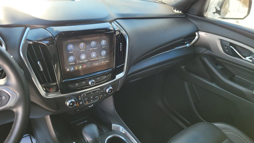 Used 2023 Chevrolet Traverse LT image 21
