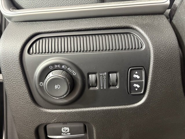 Used 2024 Jeep Wagoneer L Series II image 17