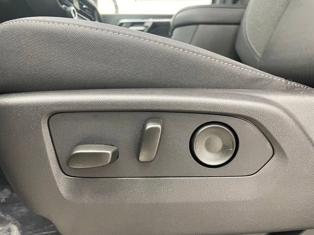 New 2026 Chevrolet Suburban LS image 9