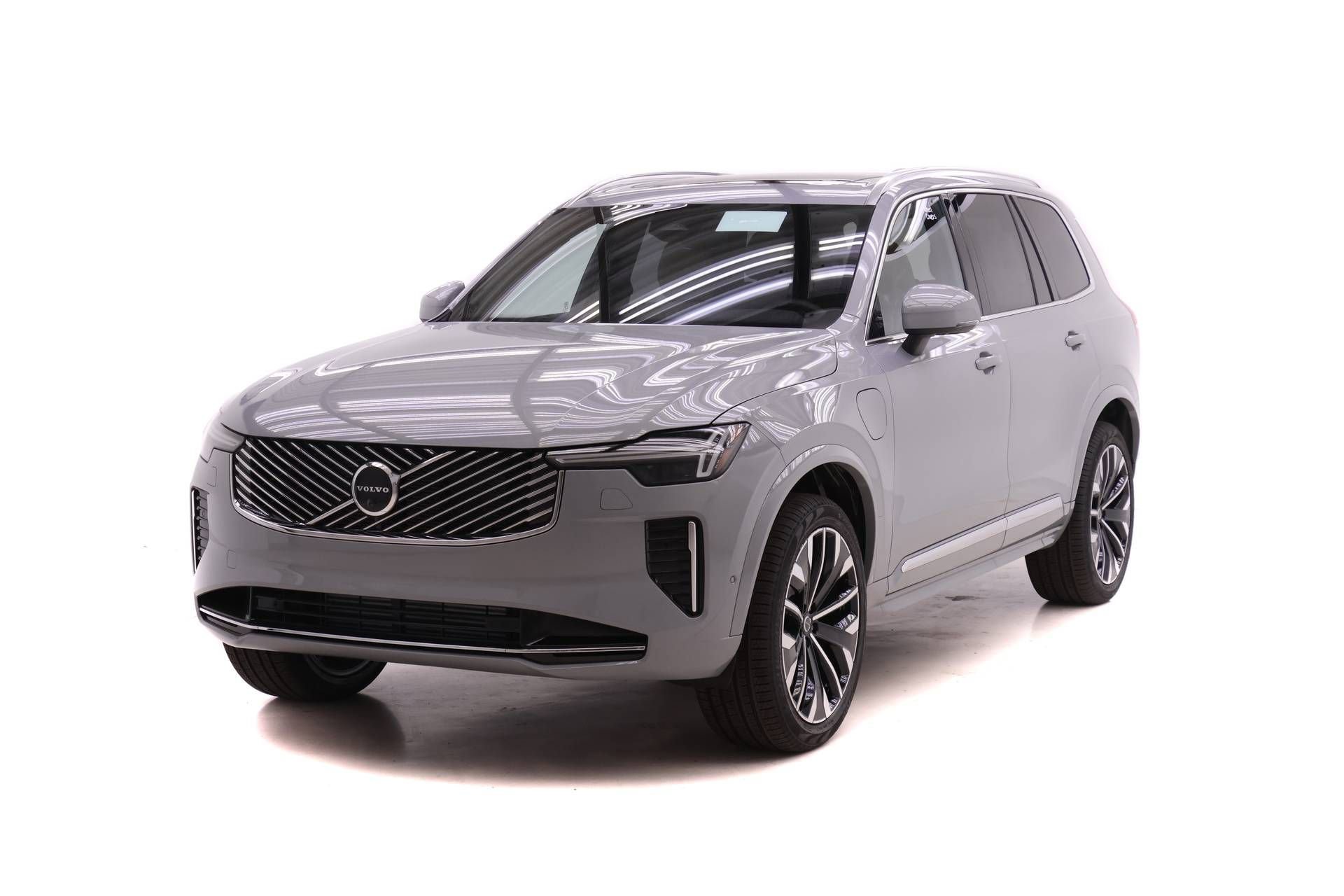 New 2026 Volvo XC90 T8 Plus w/ Protection Package Premier
