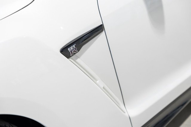 Used 2021 Nissan GT-R Premium image 14
