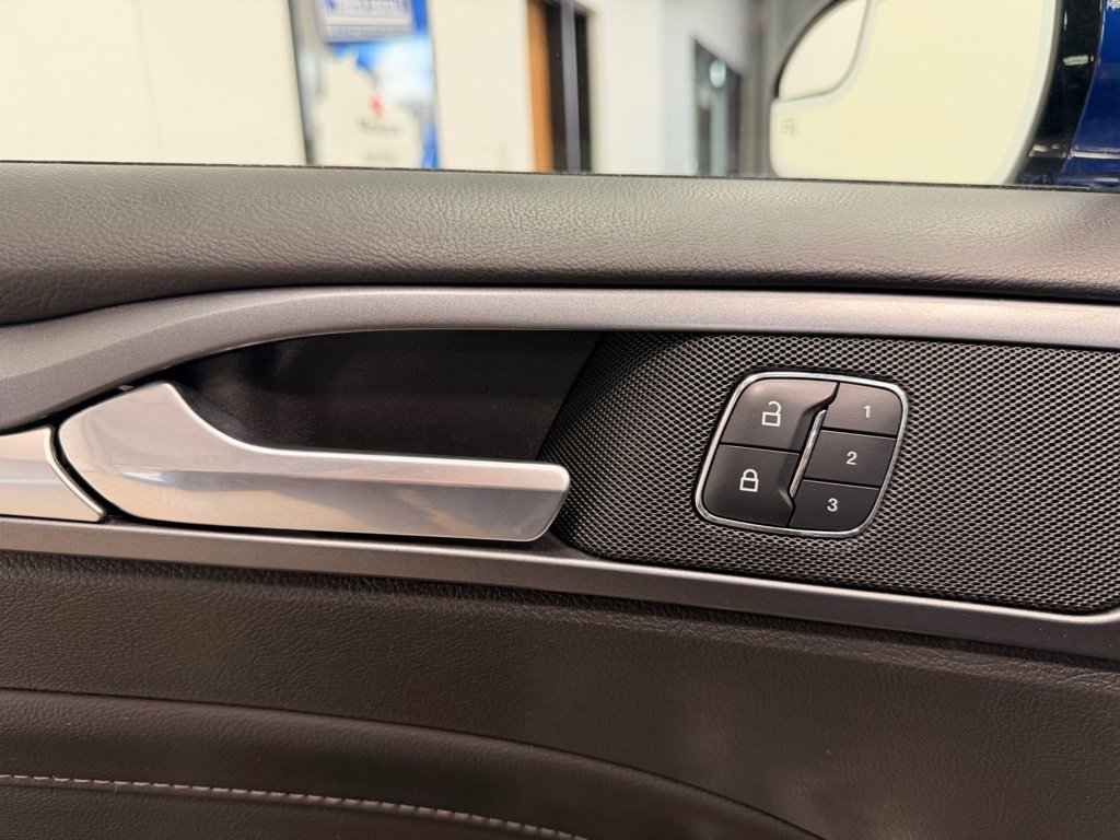 Used 2015 Ford Fusion Titanium image 18