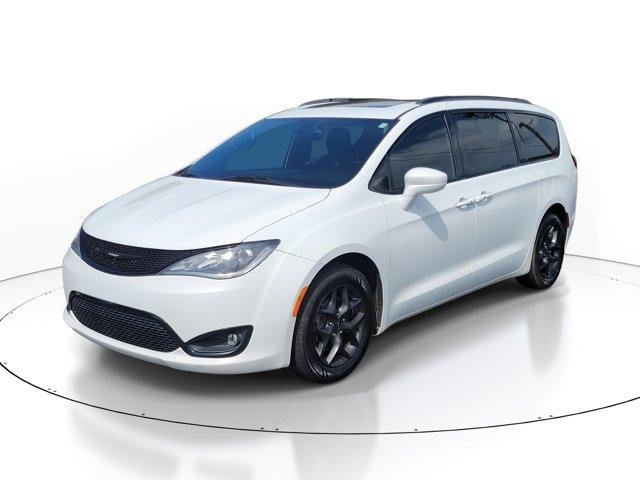 Used 2018 Chrysler Pacifica Touring-L Plus w/ S Appearance Package image 2