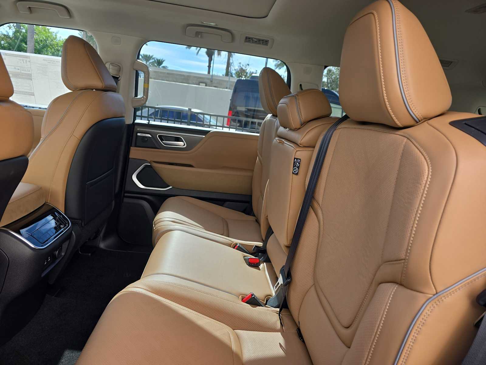 New 2026 INFINITI QX80 Luxe w/ Cargo Package image 12