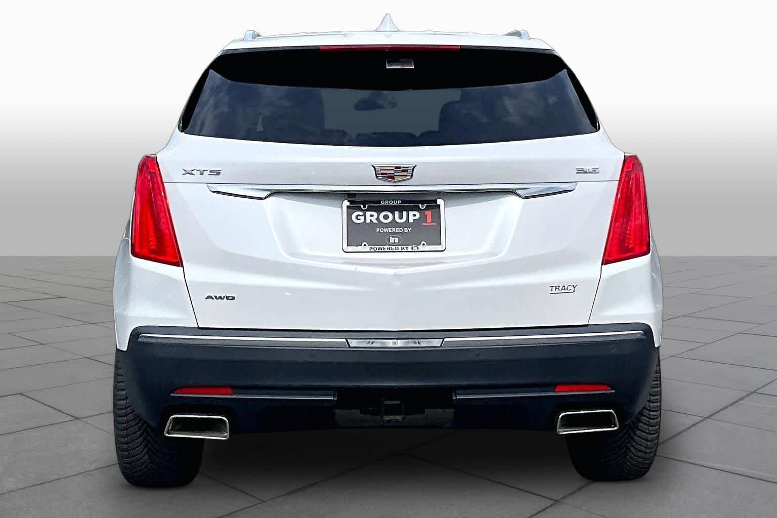 Used 2017 Cadillac XT5 Luxury w/ Driver Awareness Package AWD/4WD image 5