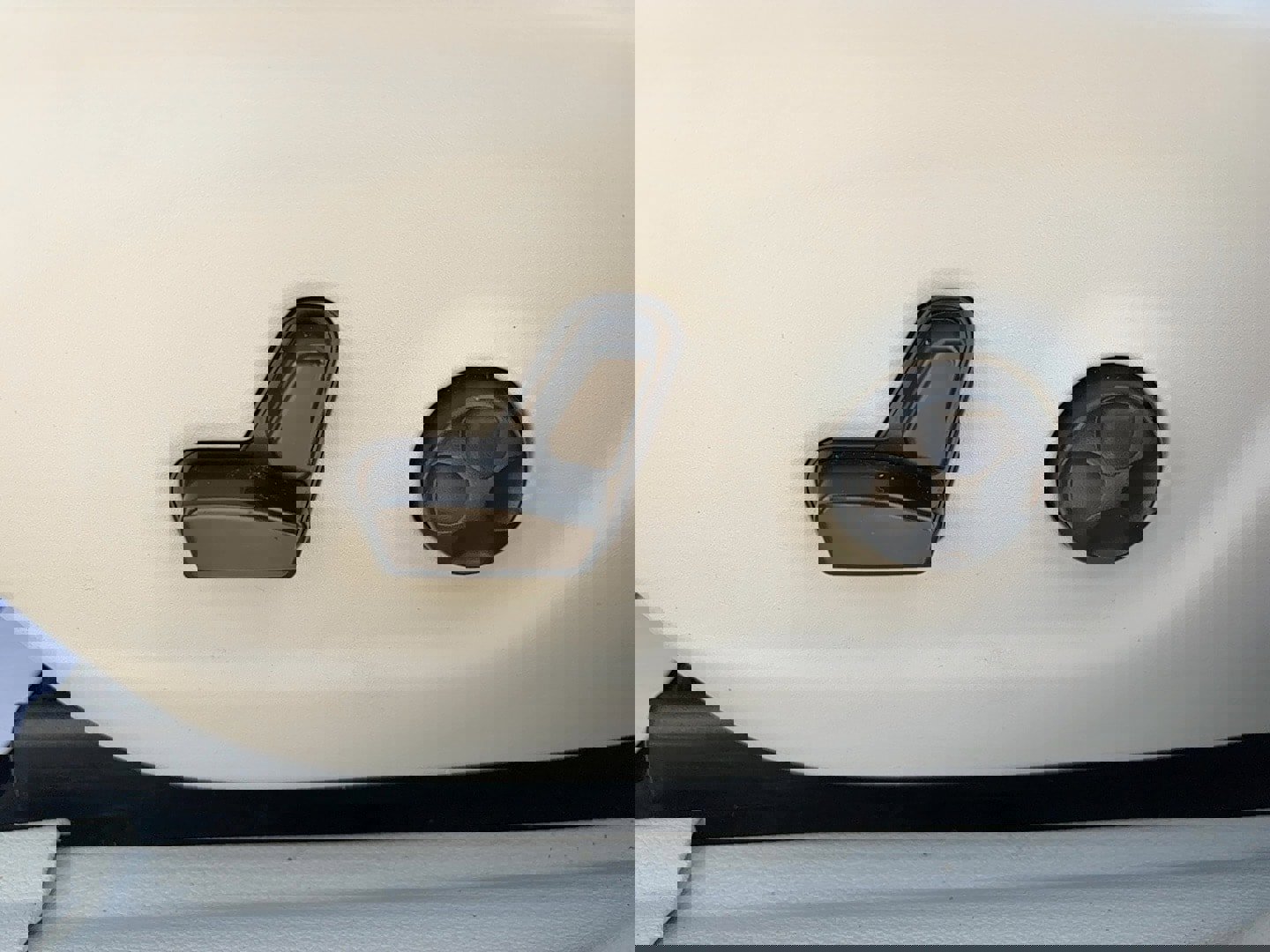 Used 2020 Jeep Cherokee Latitude Lux w/ Comfort/Convenience Group image 19