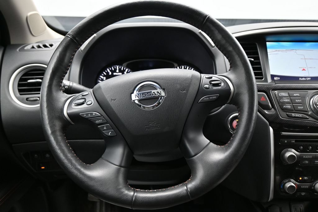 Used 2020 Nissan Pathfinder SL AWD/4WD image 17