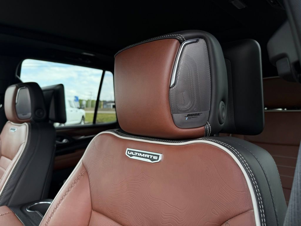 Used 2023 GMC Yukon Denali Ultimate AWD/4WD image 13
